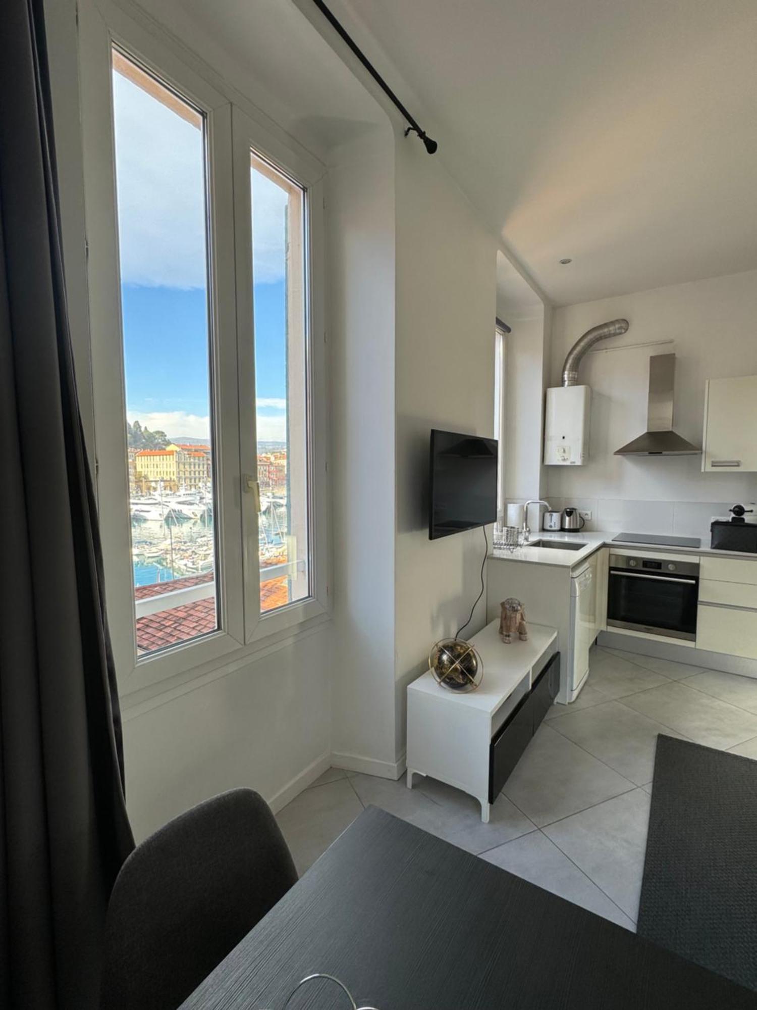 Blue Dream Apartment Nisa Exterior foto